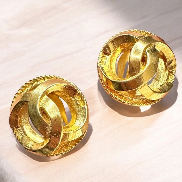 Authentic CHANEL Gold Timeless Interlocking C Round Clip On Earrings - Picture 1 of 9